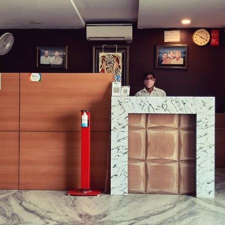 Hotel Sar Kamla Dham Skd Vrindavan Fully Vaccinated Staff Dış mekan fotoğraf