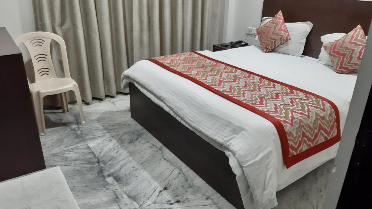 Hotel Sar Kamla Dham Skd Vrindavan Fully Vaccinated Staff Dış mekan fotoğraf
