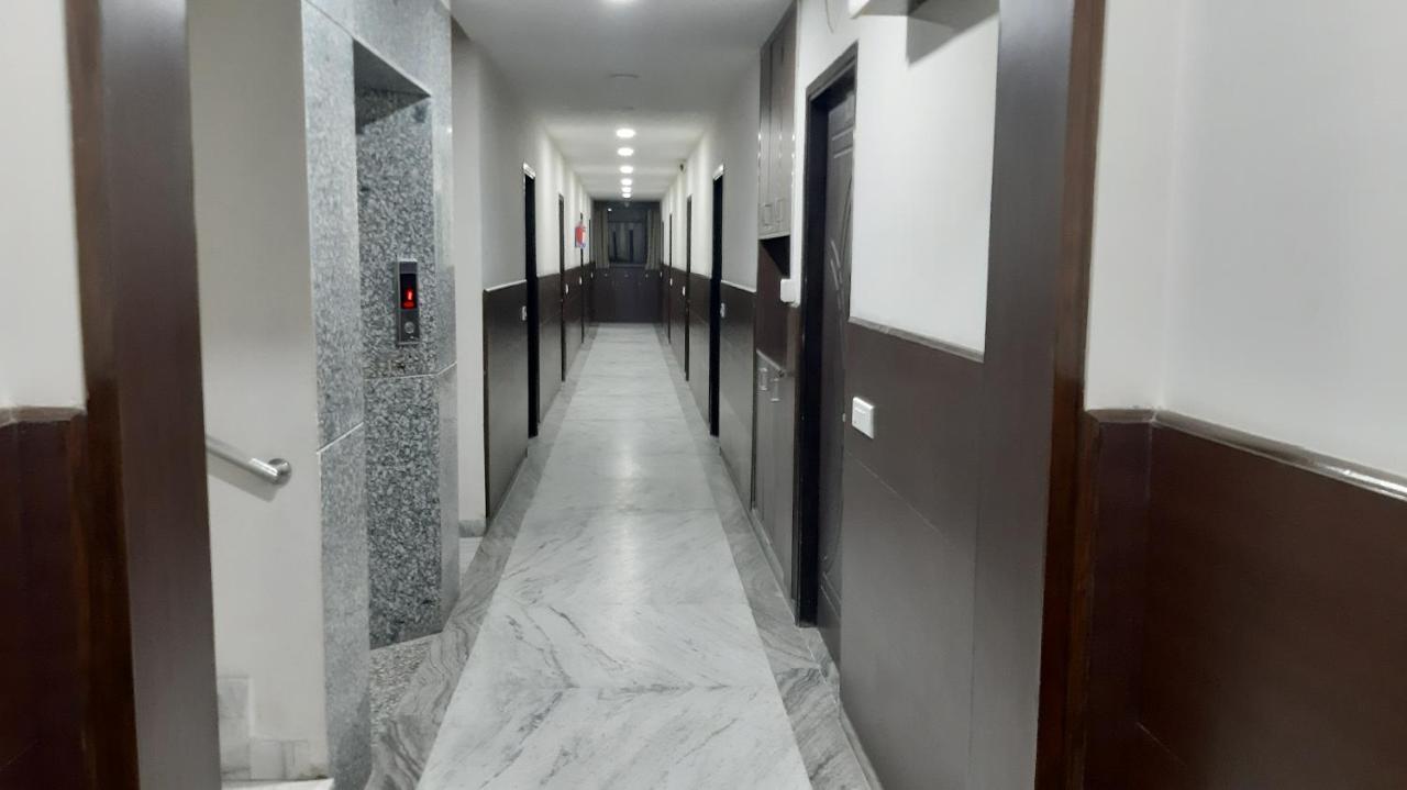 Hotel Sar Kamla Dham Skd Vrindavan Fully Vaccinated Staff Dış mekan fotoğraf