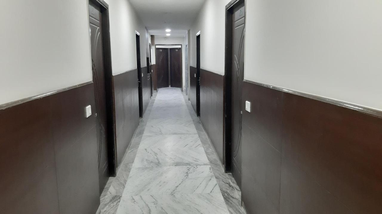 Hotel Sar Kamla Dham Skd Vrindavan Fully Vaccinated Staff Dış mekan fotoğraf