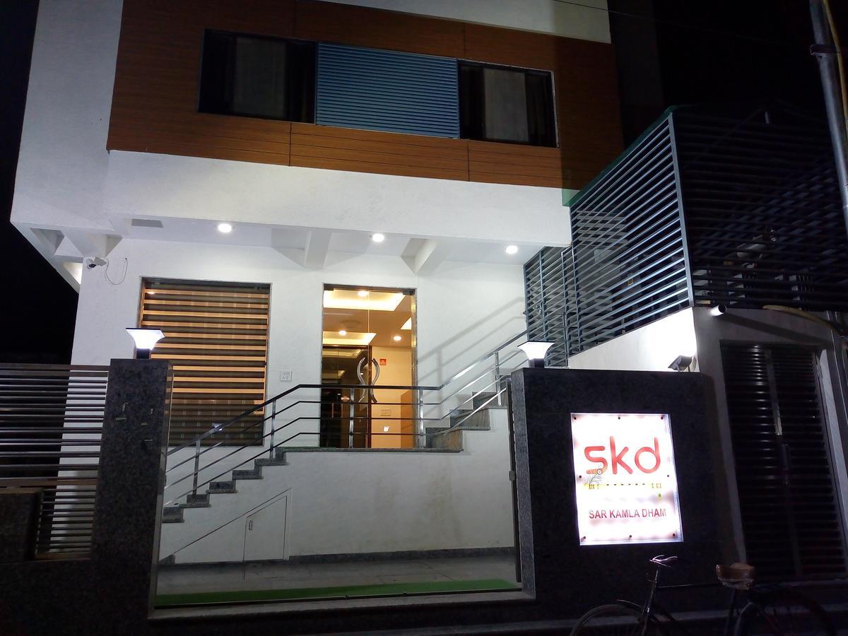 Hotel Sar Kamla Dham Skd Vrindavan Fully Vaccinated Staff Dış mekan fotoğraf