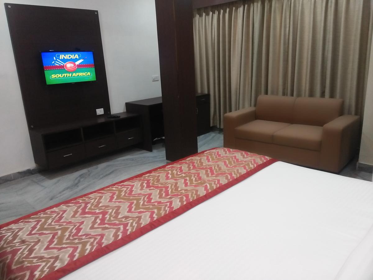 Hotel Sar Kamla Dham Skd Vrindavan Fully Vaccinated Staff Dış mekan fotoğraf