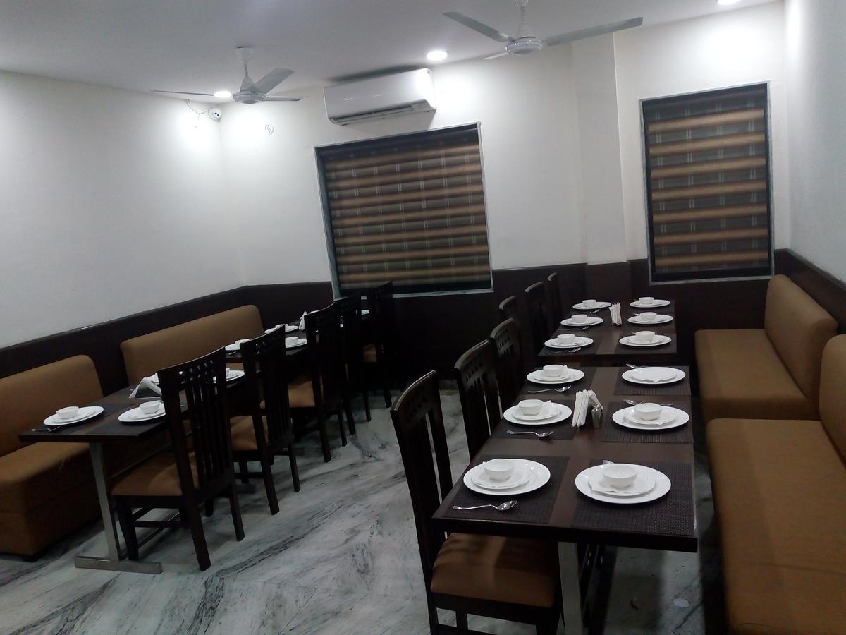 Hotel Sar Kamla Dham Skd Vrindavan Fully Vaccinated Staff Dış mekan fotoğraf