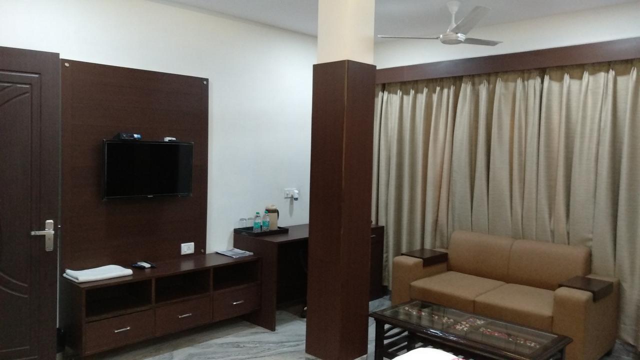 Hotel Sar Kamla Dham Skd Vrindavan Fully Vaccinated Staff Dış mekan fotoğraf