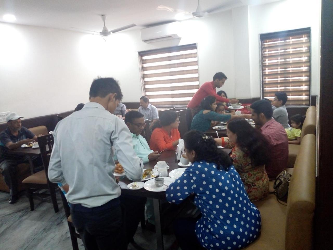 Hotel Sar Kamla Dham Skd Vrindavan Fully Vaccinated Staff Dış mekan fotoğraf