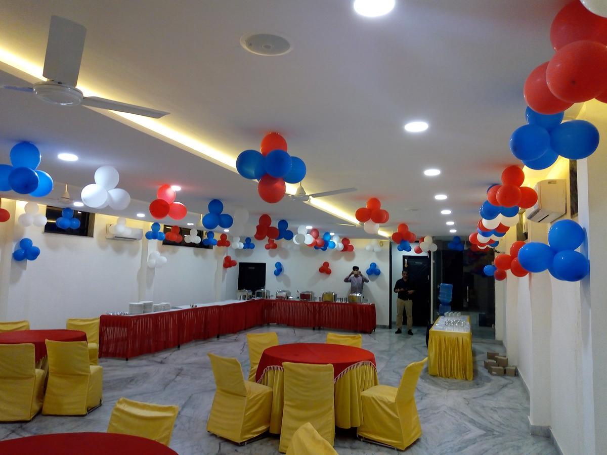 Hotel Sar Kamla Dham Skd Vrindavan Fully Vaccinated Staff Dış mekan fotoğraf