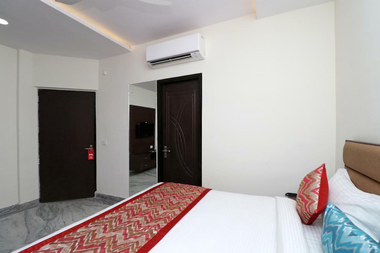 Hotel Sar Kamla Dham Skd Vrindavan Fully Vaccinated Staff Dış mekan fotoğraf