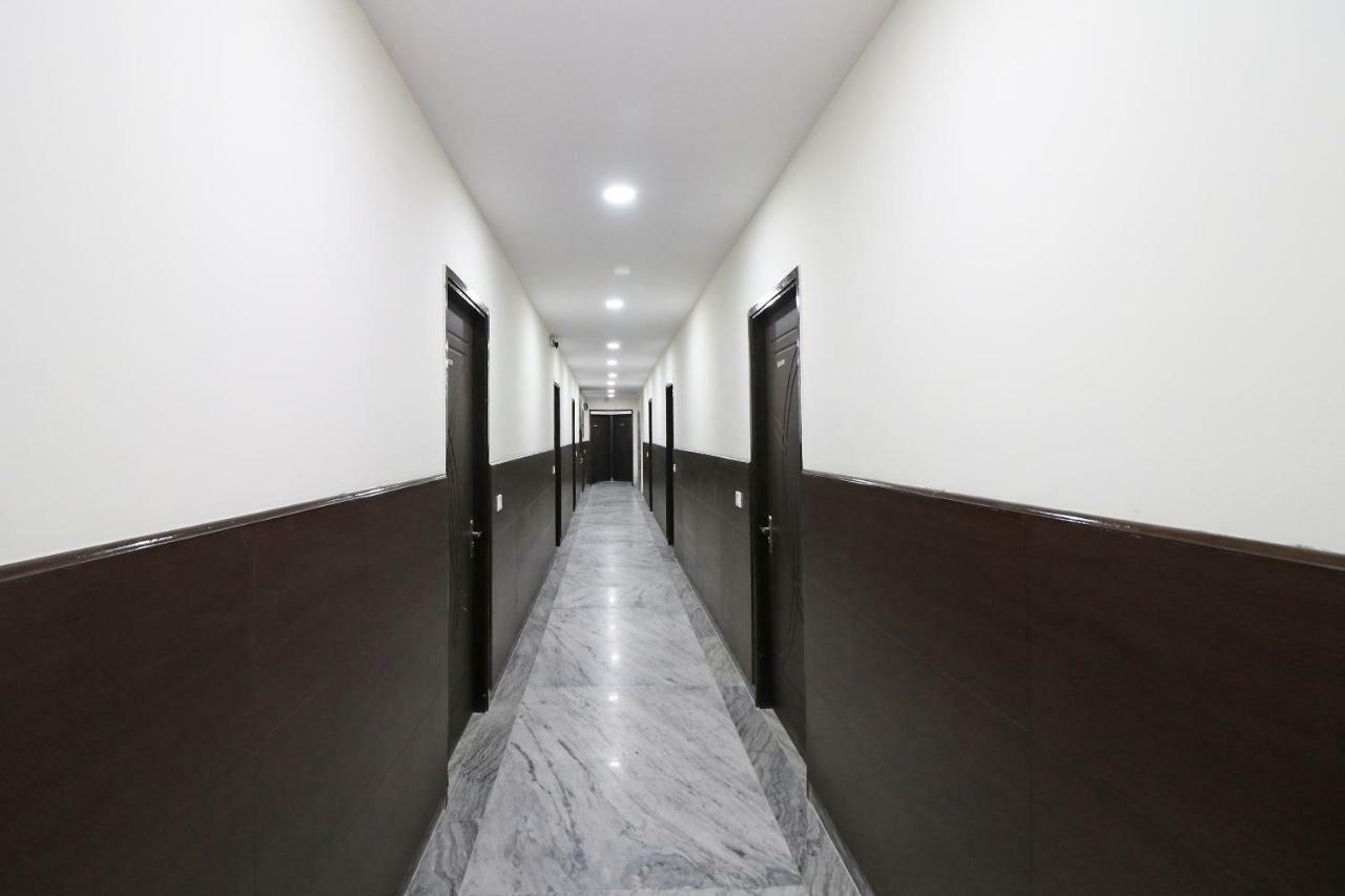 Hotel Sar Kamla Dham Skd Vrindavan Fully Vaccinated Staff Dış mekan fotoğraf
