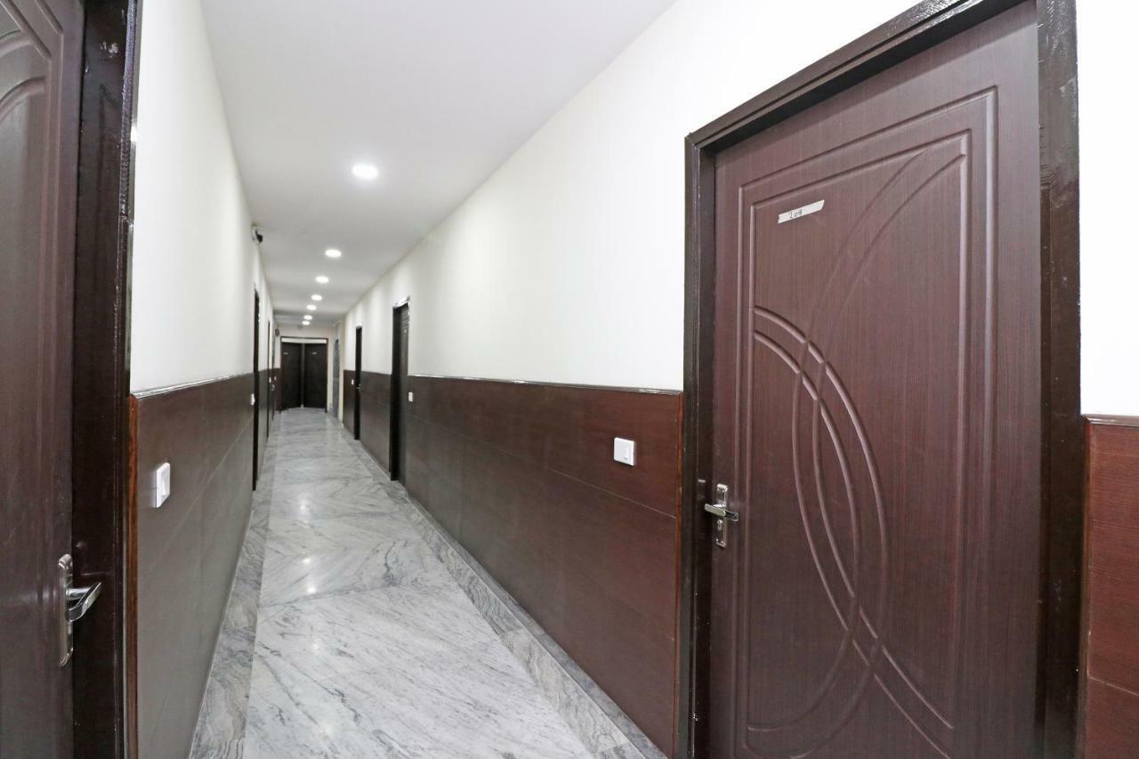 Hotel Sar Kamla Dham Skd Vrindavan Fully Vaccinated Staff Dış mekan fotoğraf