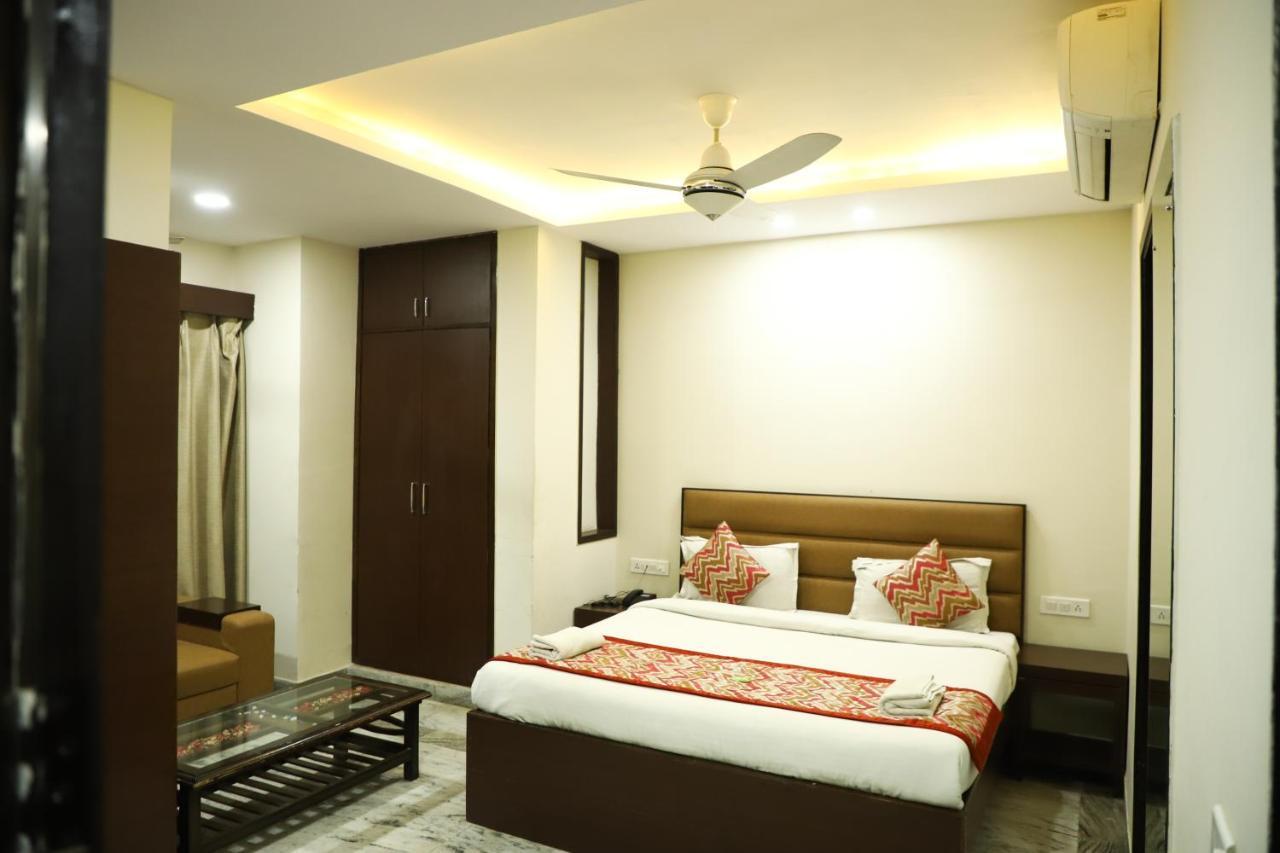 Hotel Sar Kamla Dham Skd Vrindavan Fully Vaccinated Staff Dış mekan fotoğraf